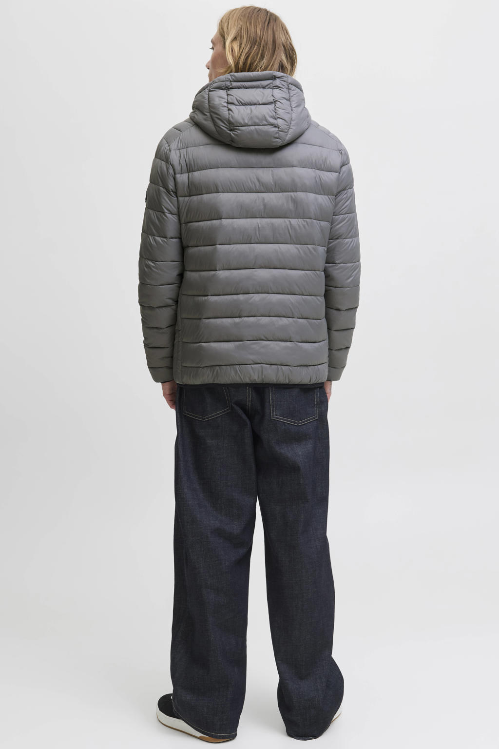 Grijze heren JACK & JONES ESSENTIALS gewatteerde jas van polyamide met effen, lange mouwen, capuchon, ritssluiting en doorgestikte details