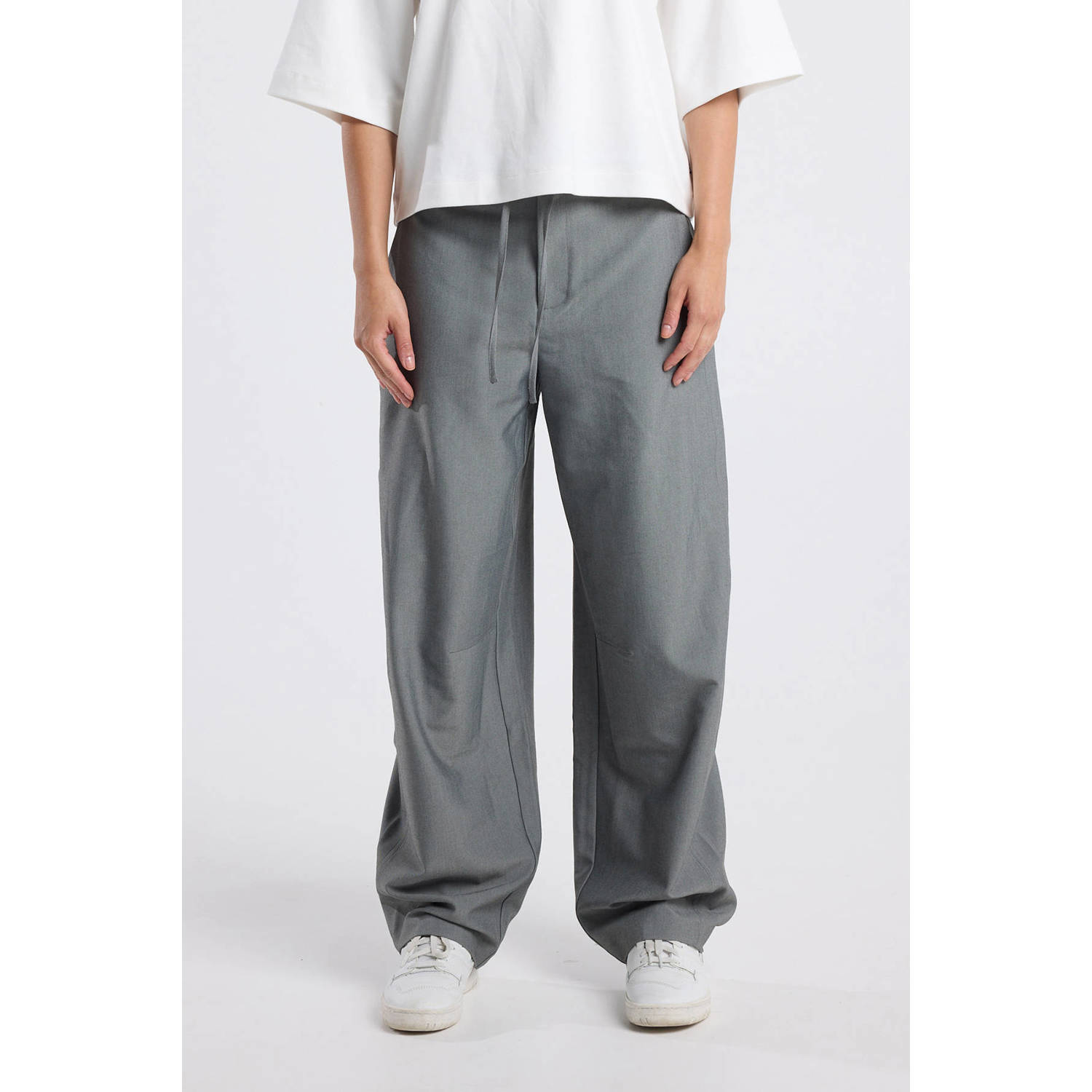 America Today barrel regular waist broek grijs