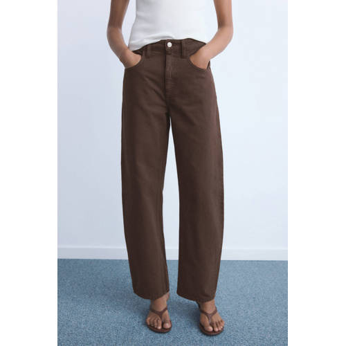 Mango barrel jeans donkerbruin afbeelding