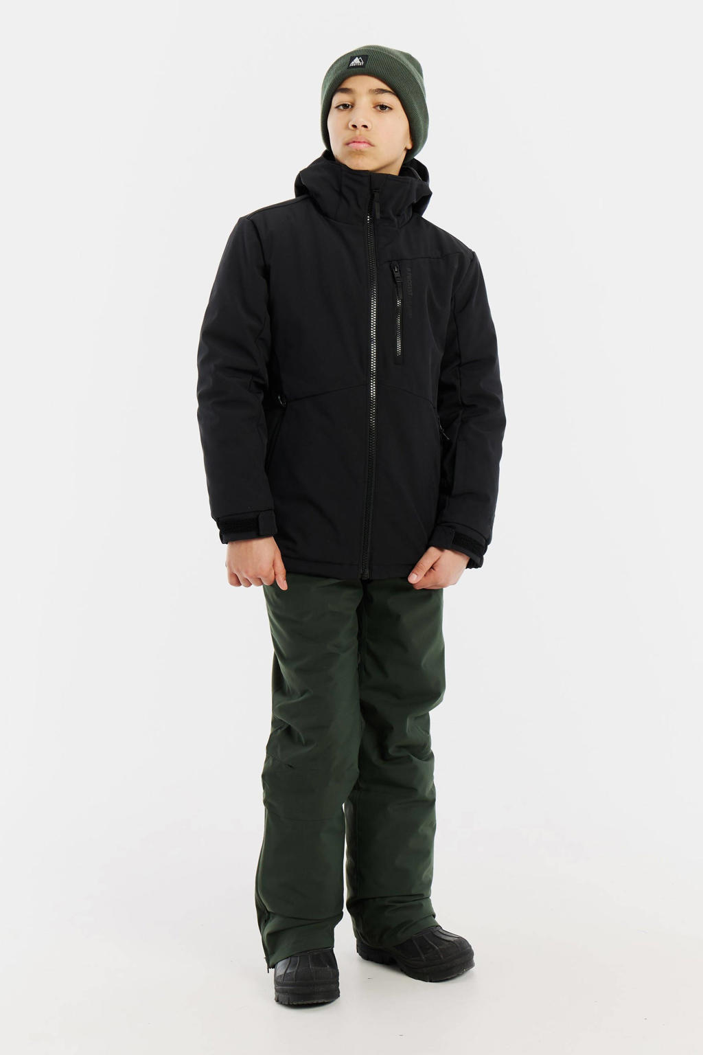 Zwarte jongens Protest ski-jas PRTSoulby JR van softshell materiaal met effen, capuchon en winddichte rits