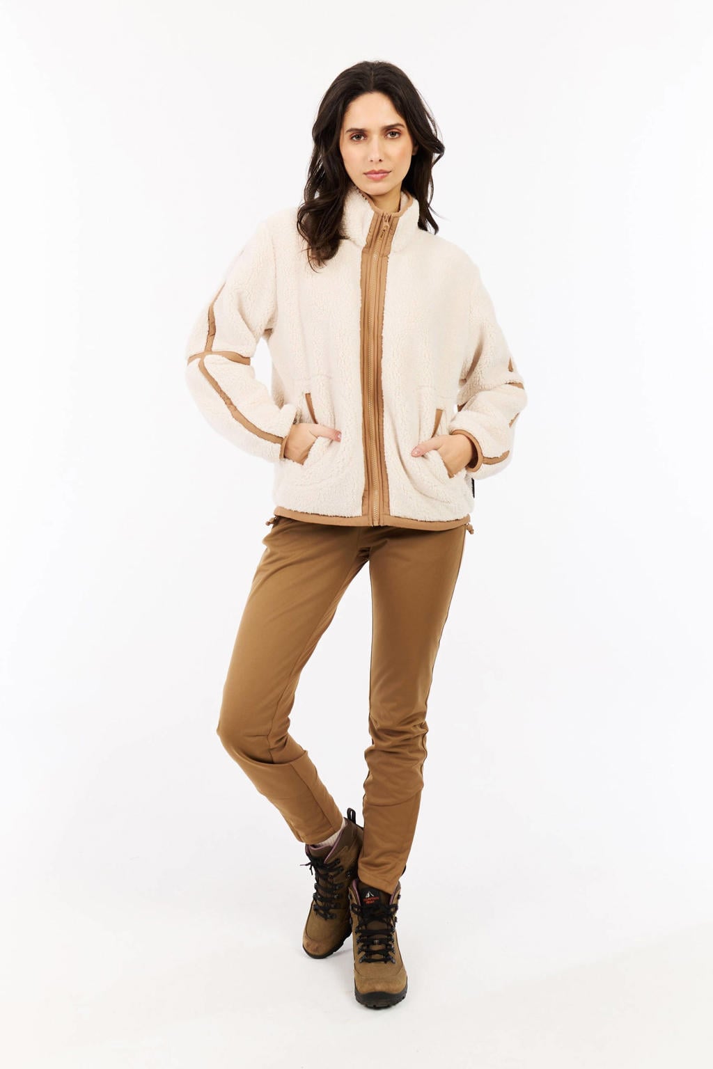 Ecru en camelkleurige dames Protest teddy fleece vest PRTRed met effen, lange mouwen, opstaande kraag en ritssluiting