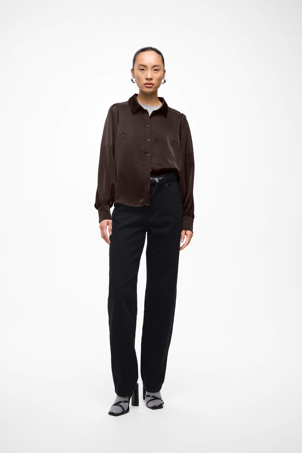 Donkerblauwe dames VILA satijnen blouse met effen, lange mouwen, klassieke kraag en knoopsluiting