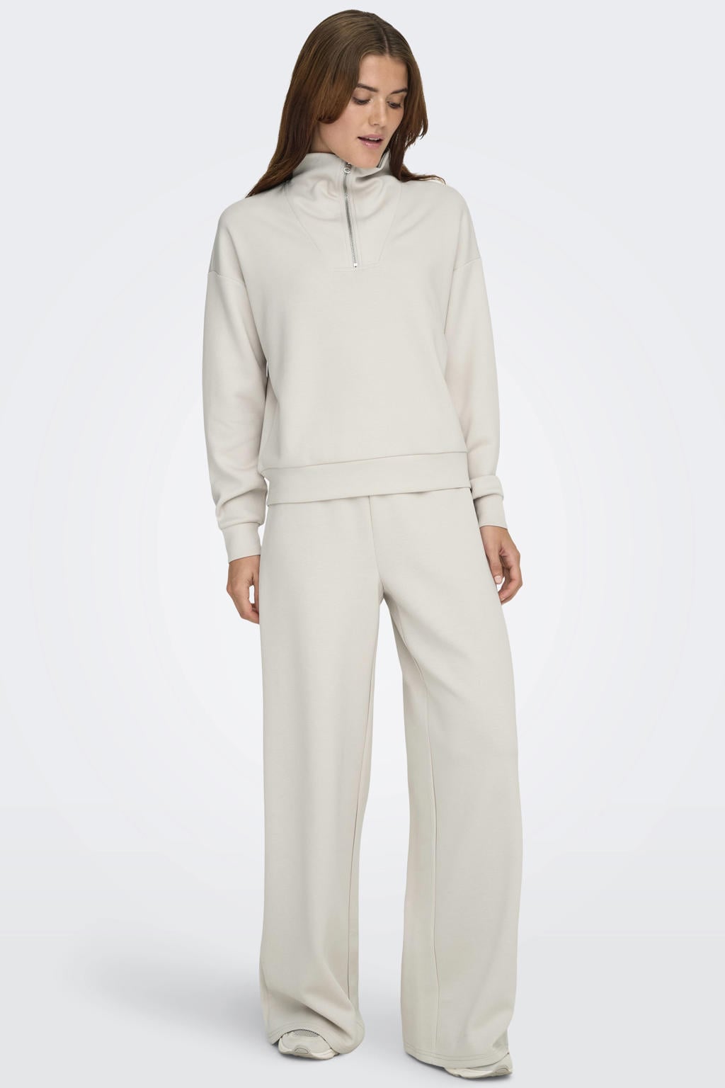 Ecru dames ONLY PLAY sweater van polyester met lange mouwen en opstaande kraag