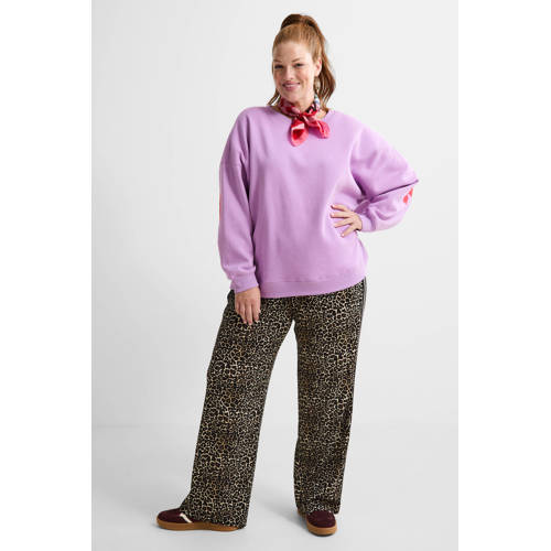 ONLY CARMAKOMA regular waist casual broek met panterprint bruin afbeelding