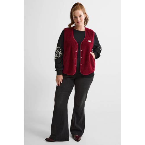 ONLY CARMAKOMA teddy gilet donkerrood gebreid afbeelding