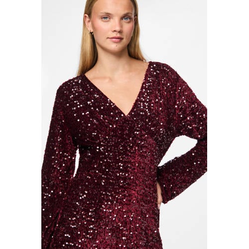 PIECES korte jurk met pailletten donkerrood afbeelding