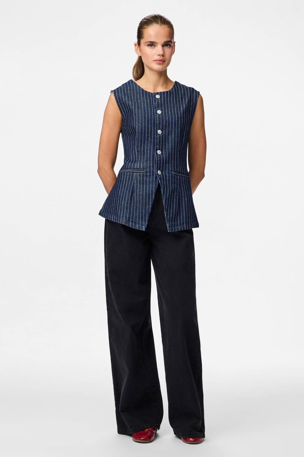 Dark blue denim dames PIECES gilet dark blue van denim met krijtstreepprint, ronde hals en knoopsluiting