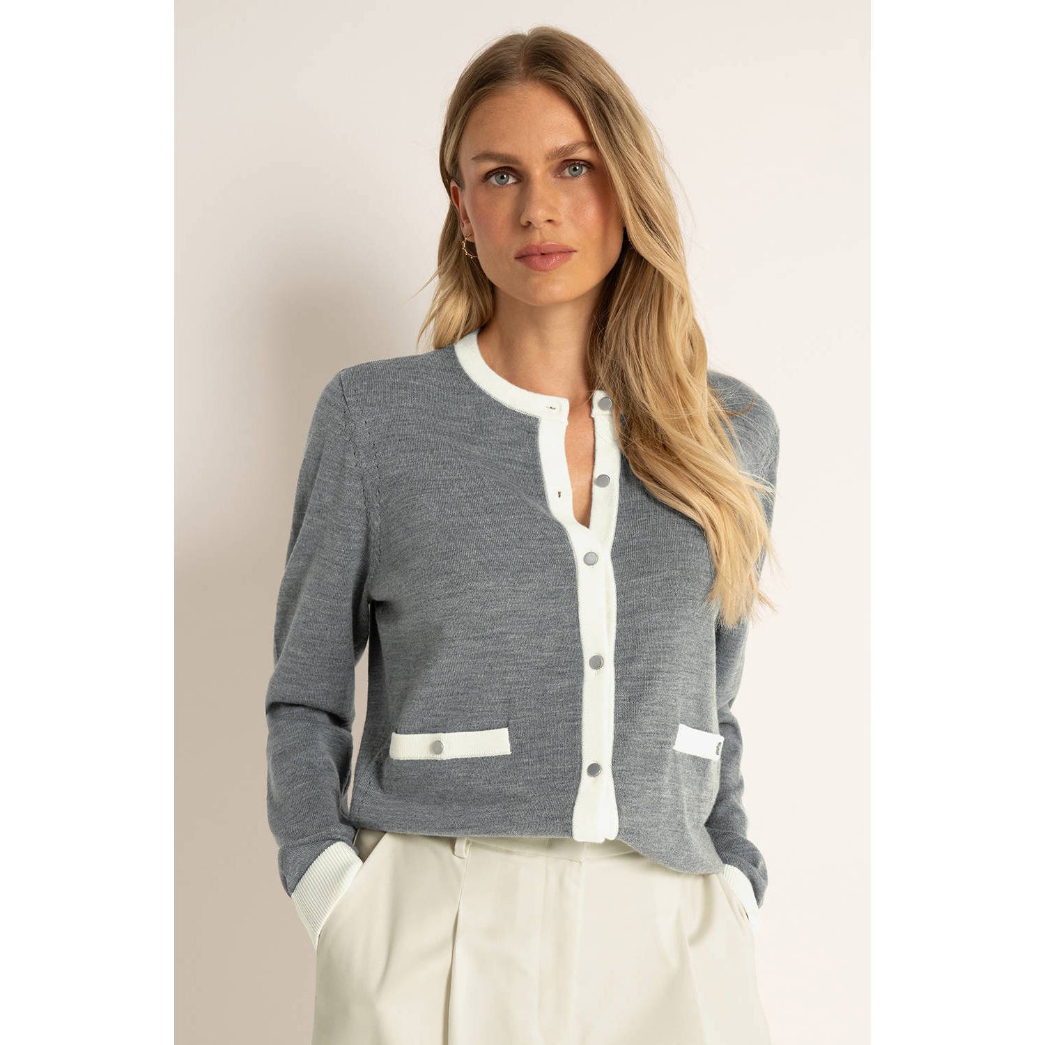 Claudia Sträter wollen cardigan grijs gebreid