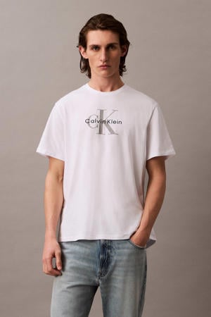 oversized T-shirt wit