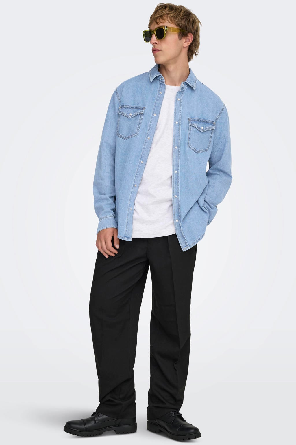 Medium blue denim heren ONLY & SONS casual overhemd van denim met effen, lange mouwen, klassieke kraag en knoopsluiting