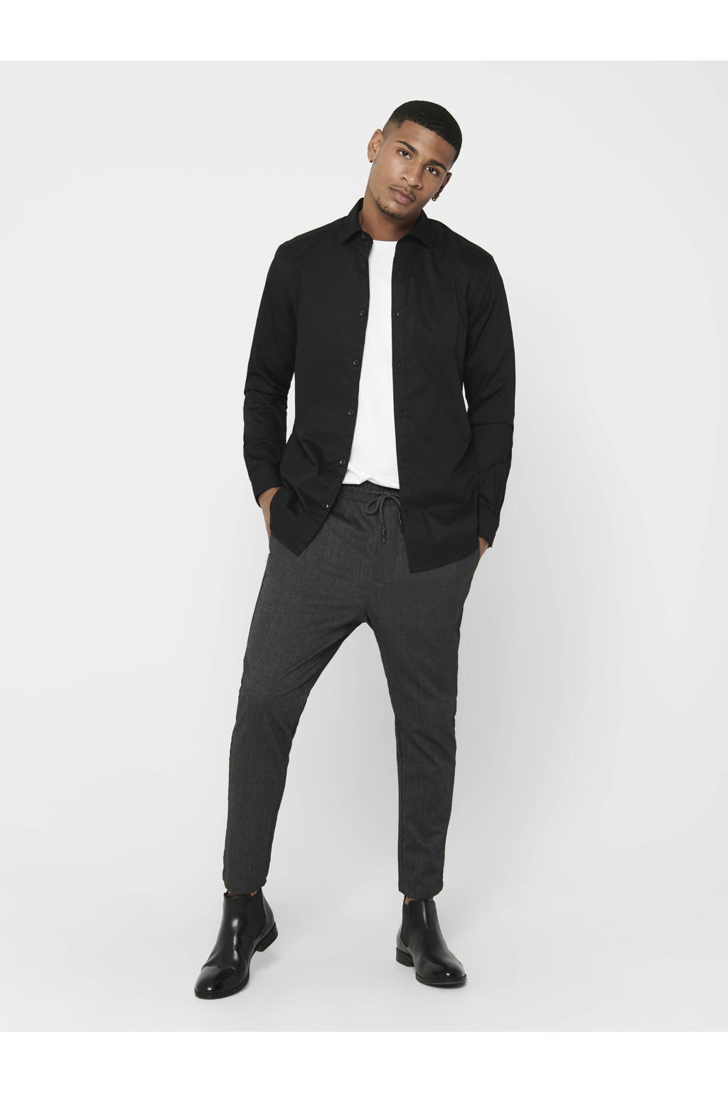 Zwarte heren ONLY & SONS zakelijk overhemd van polyester met effen, lange mouwen, klassieke kraag en knoopsluiting