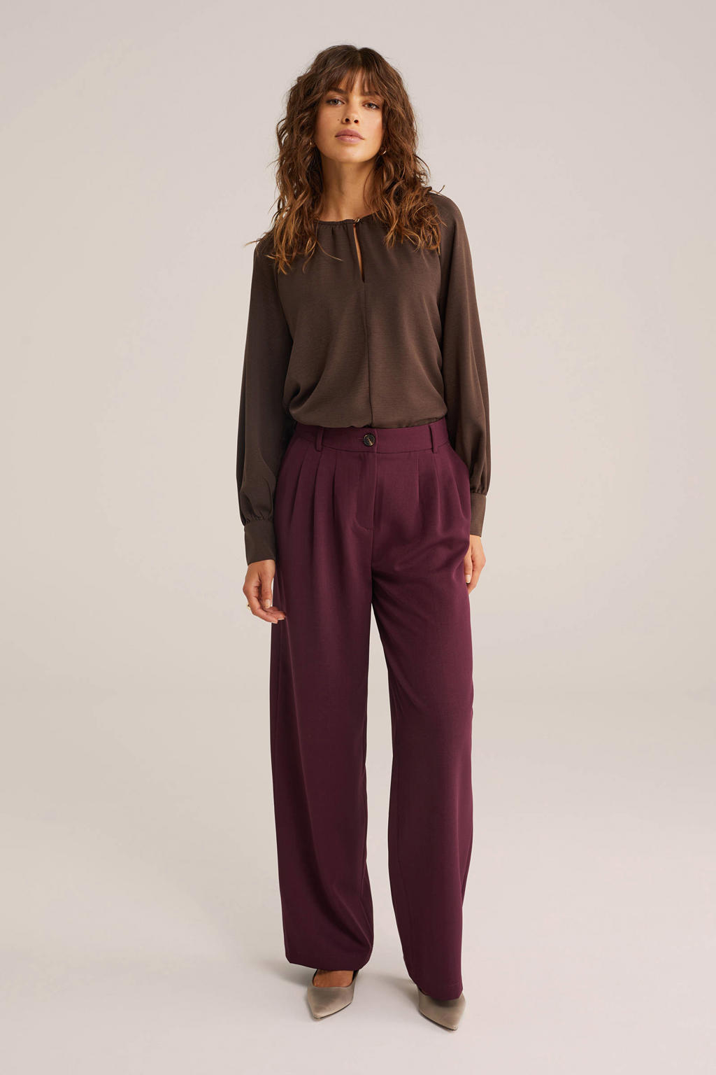 Bruine dames WE Fashion blouse van polyester met effen, lange mouwen, ronde hals en knoopsluiting