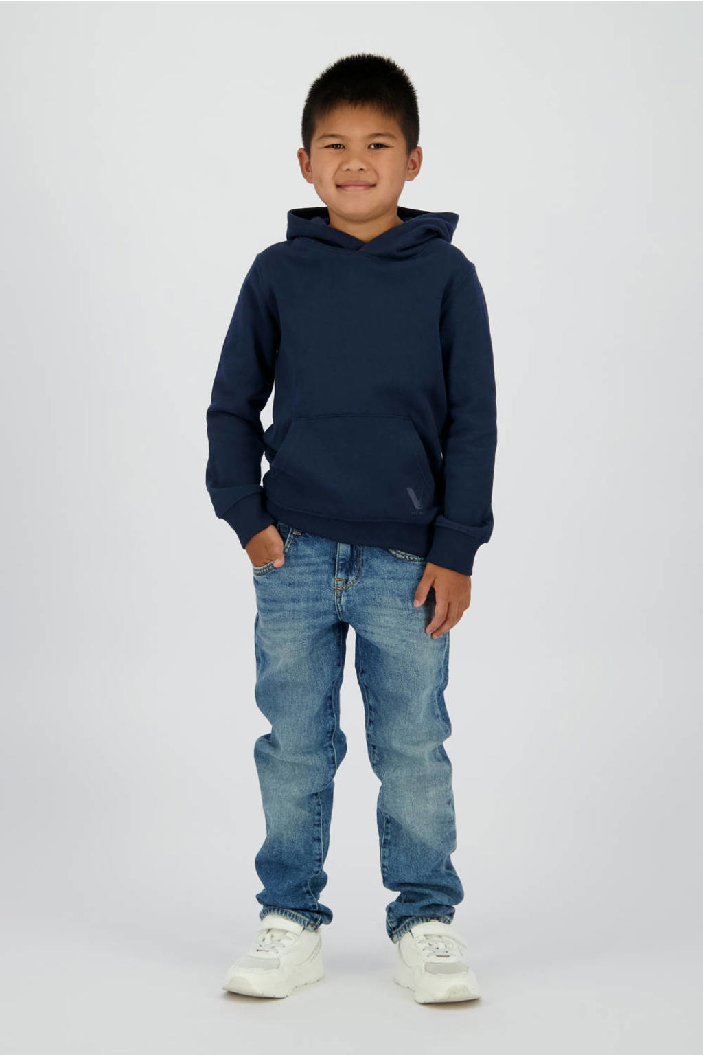 Medium blue denim jongens Vingino straight leg jeans van denim met rits- en knoopsluiting en effen