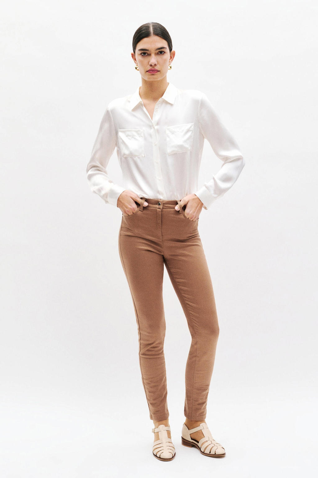 Camelkleurige dames Caroll skinny jeans van denim met regular waist, rits- en knoopsluiting en effen