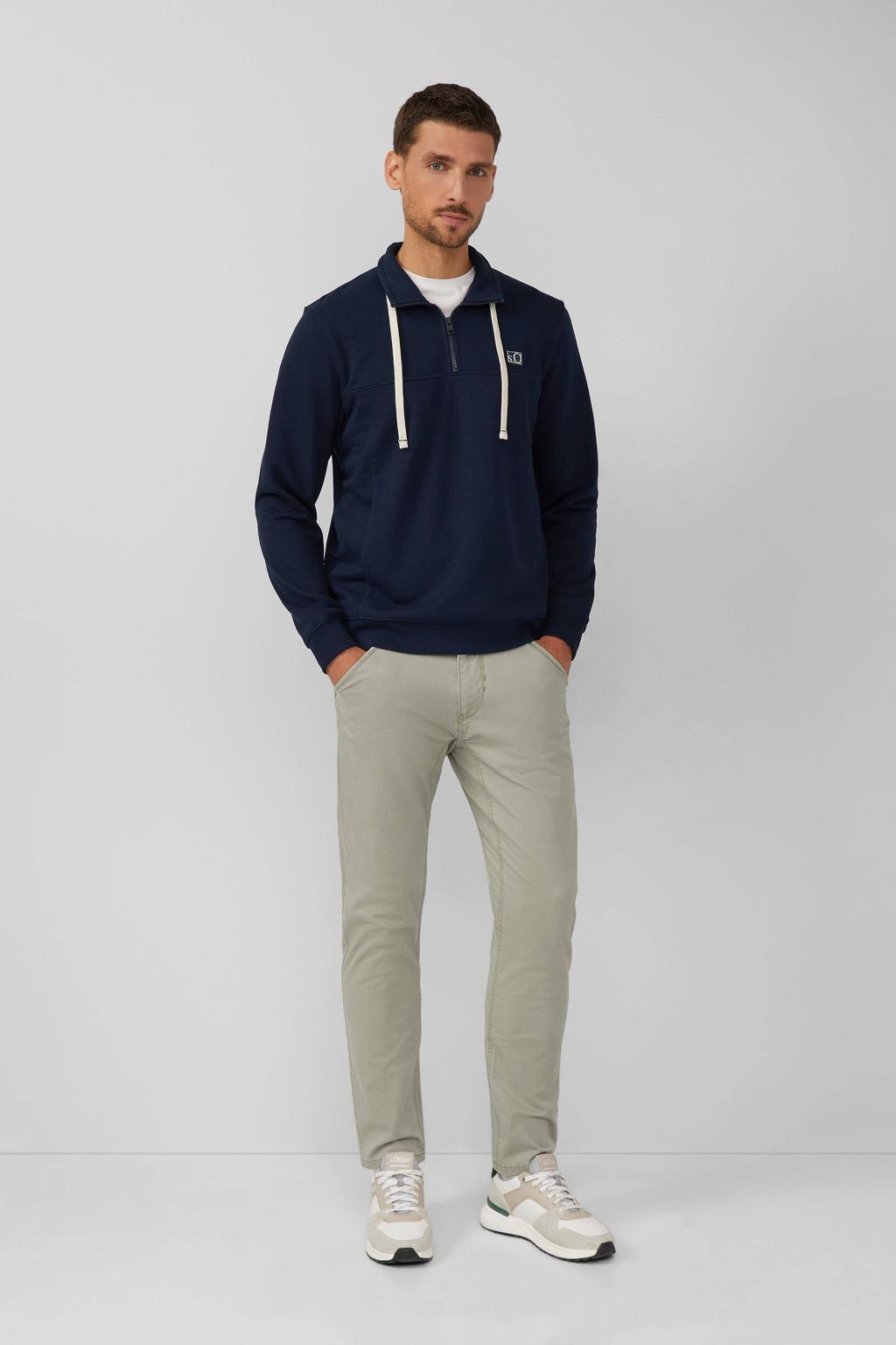 Donkerblauwe heren s.Oliver sweater met effen, lange mouwen, opstaande kraag en halve rits