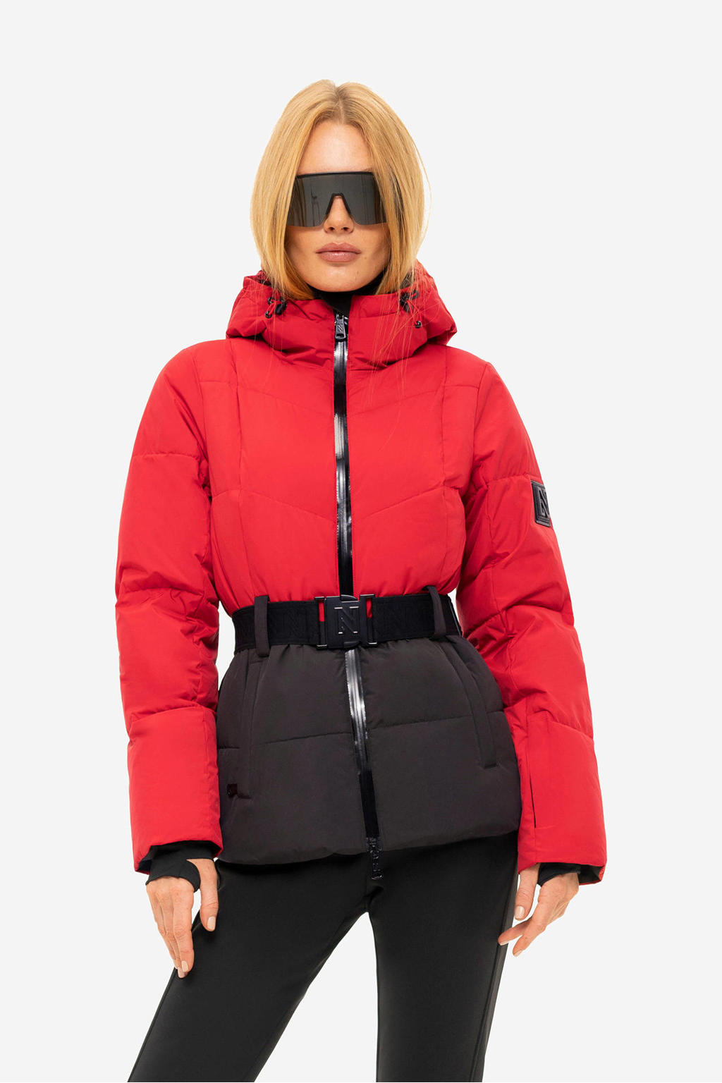Rood en zwarte dames NIKKIE ski-jas Nateland Contrast van polyester met capuchon, ritssluiting en ceintuur