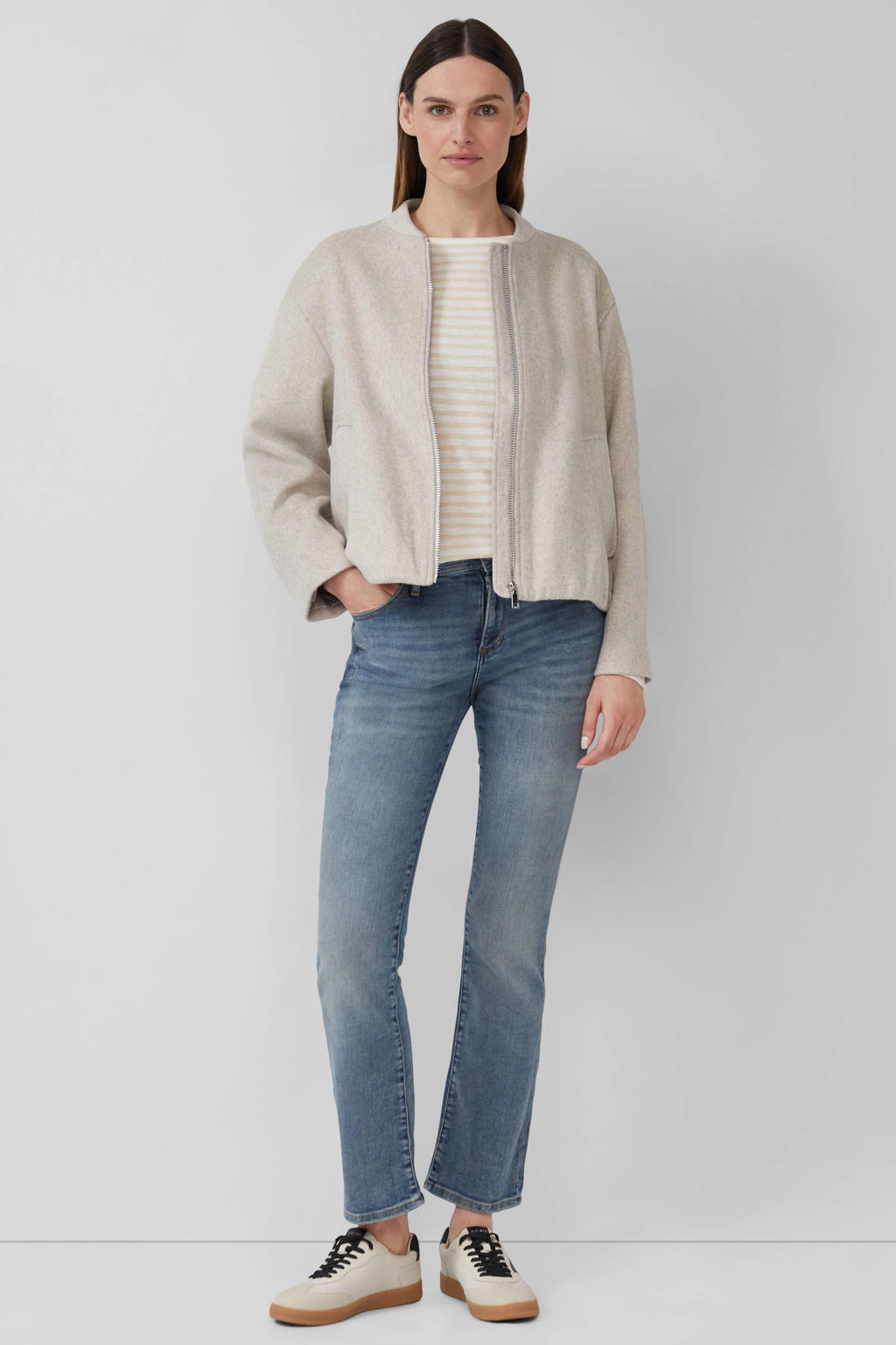Beige en witte dames s.Oliver top met strepenprint, lange mouwen en boothals