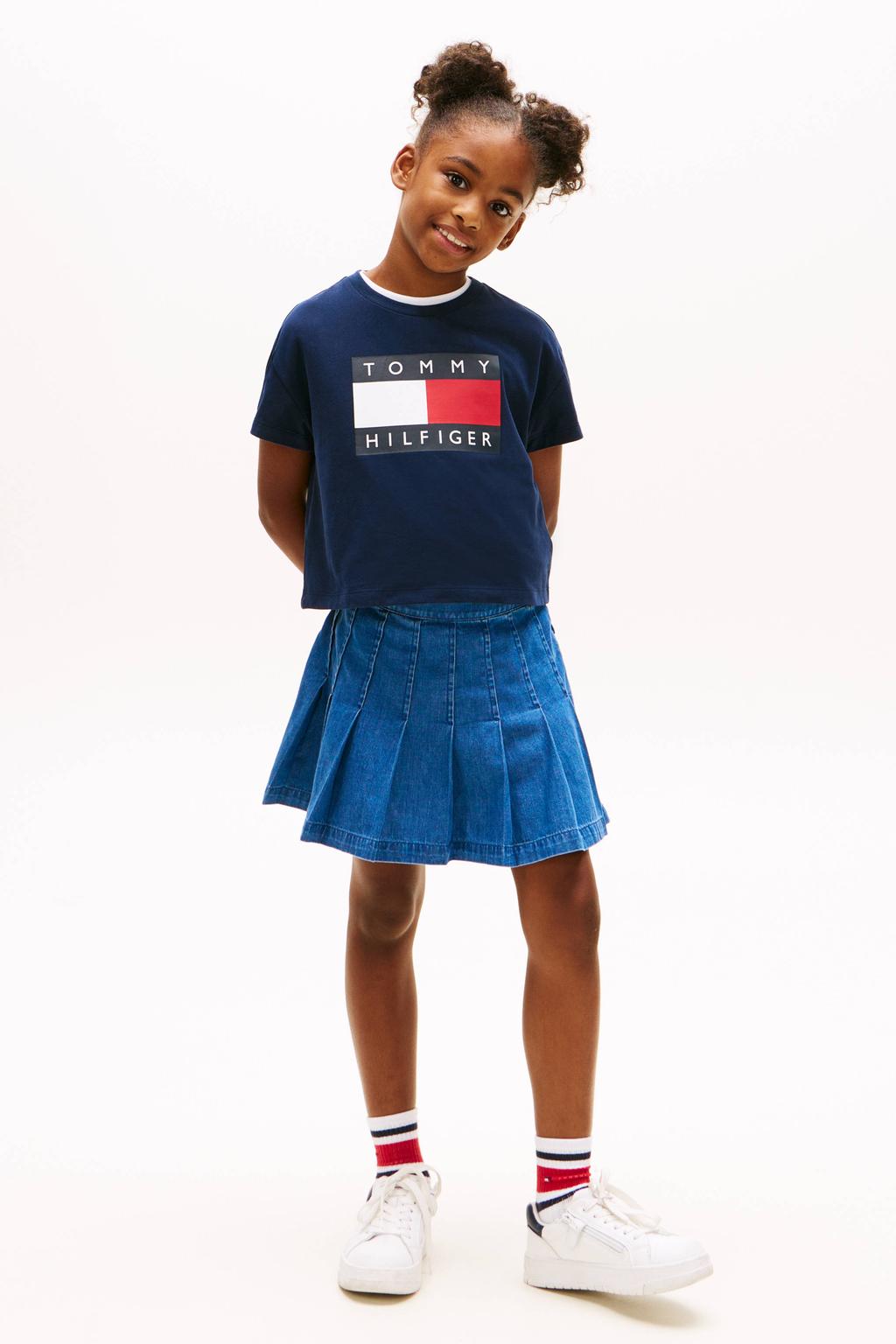 Donkerblauwe meisjes Tommy Hilfiger T-shirt van stretchkatoen met logo dessin, korte mouwen en ronde hals