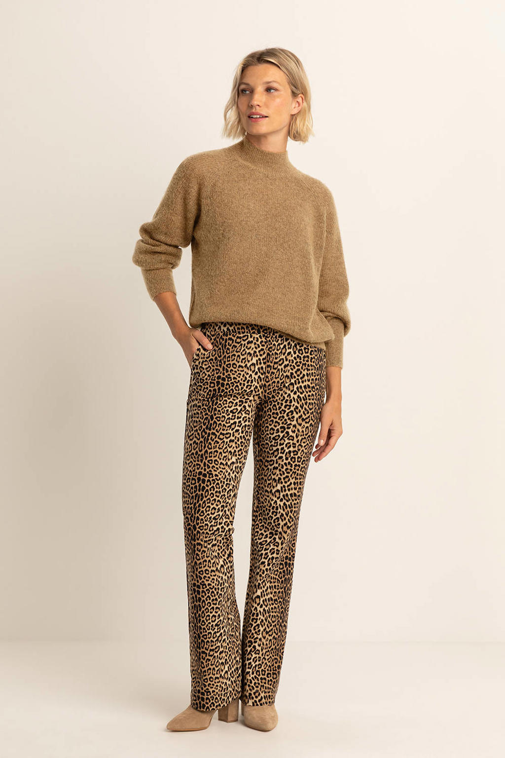Beige dames Expresso travelstof flared high waist flared broek met elastische tailleband en dierenprint