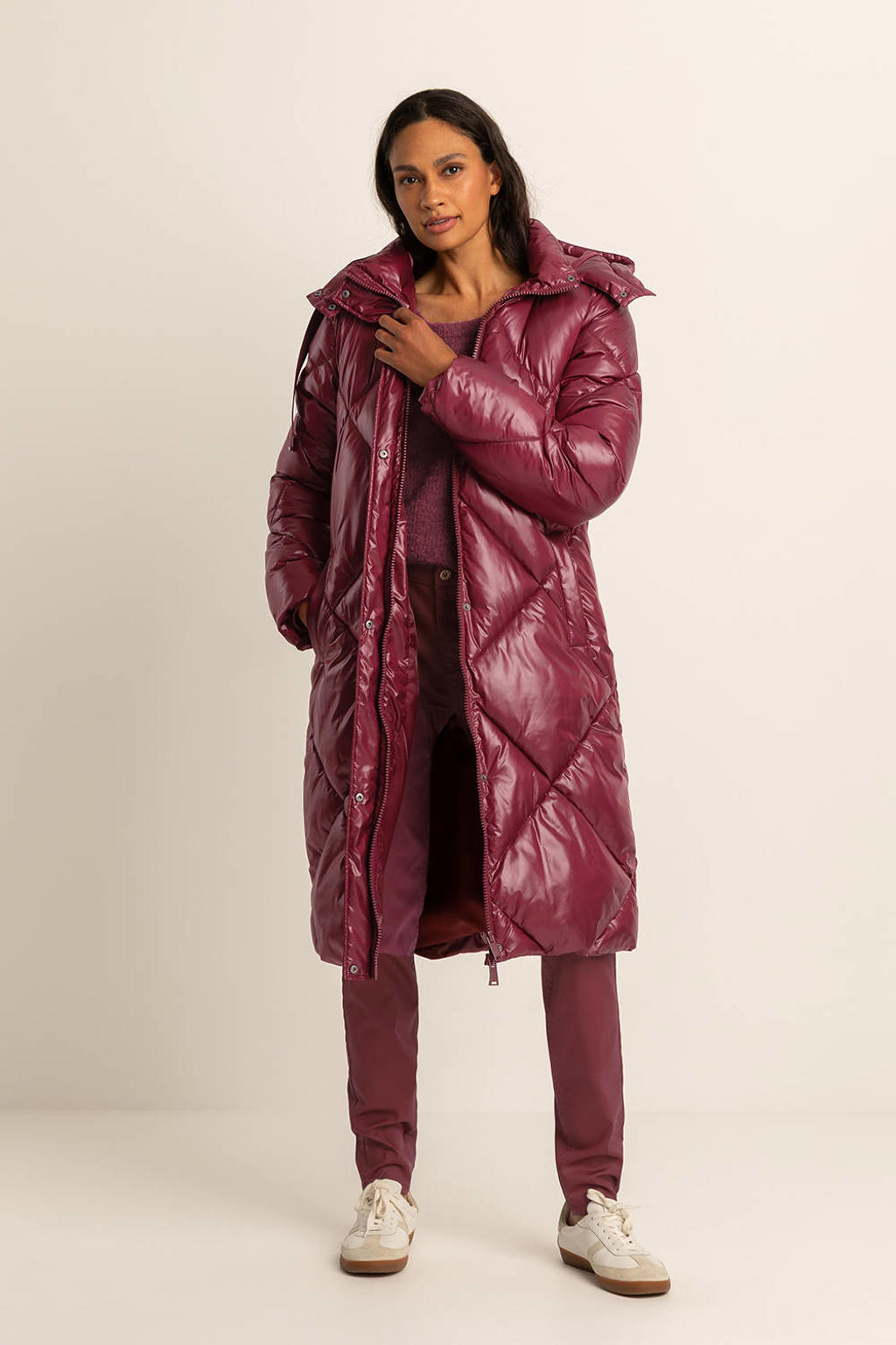 Donkerrode dames Expresso winterjas van polyester met effen, lange mouwen, capuchon, ritssluiting en glimmend detail