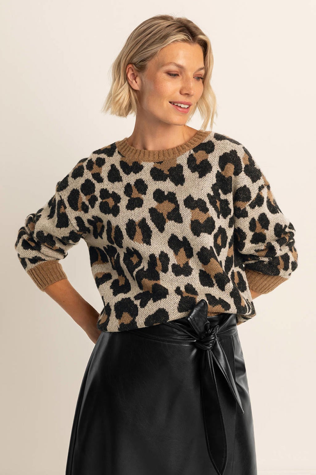 Bruine dames Expresso trui gebreid van acryl met dierenprint, lange mouwen en ronde hals