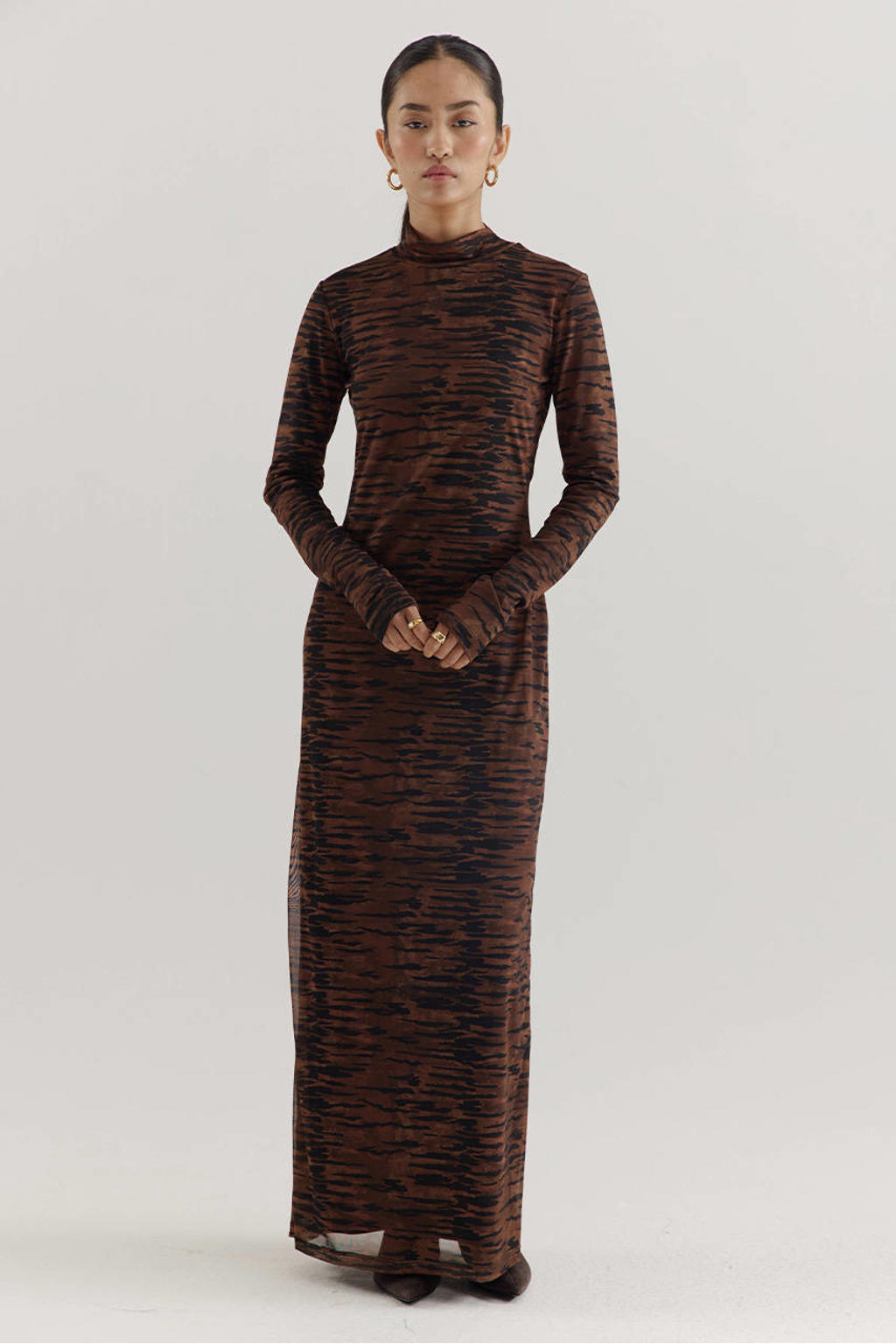 Bruin en zwarte dames HARPER & YVE maxi jurk van viscose met lange mouwen en col