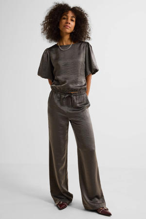 metallic top met pofmouwen zilver