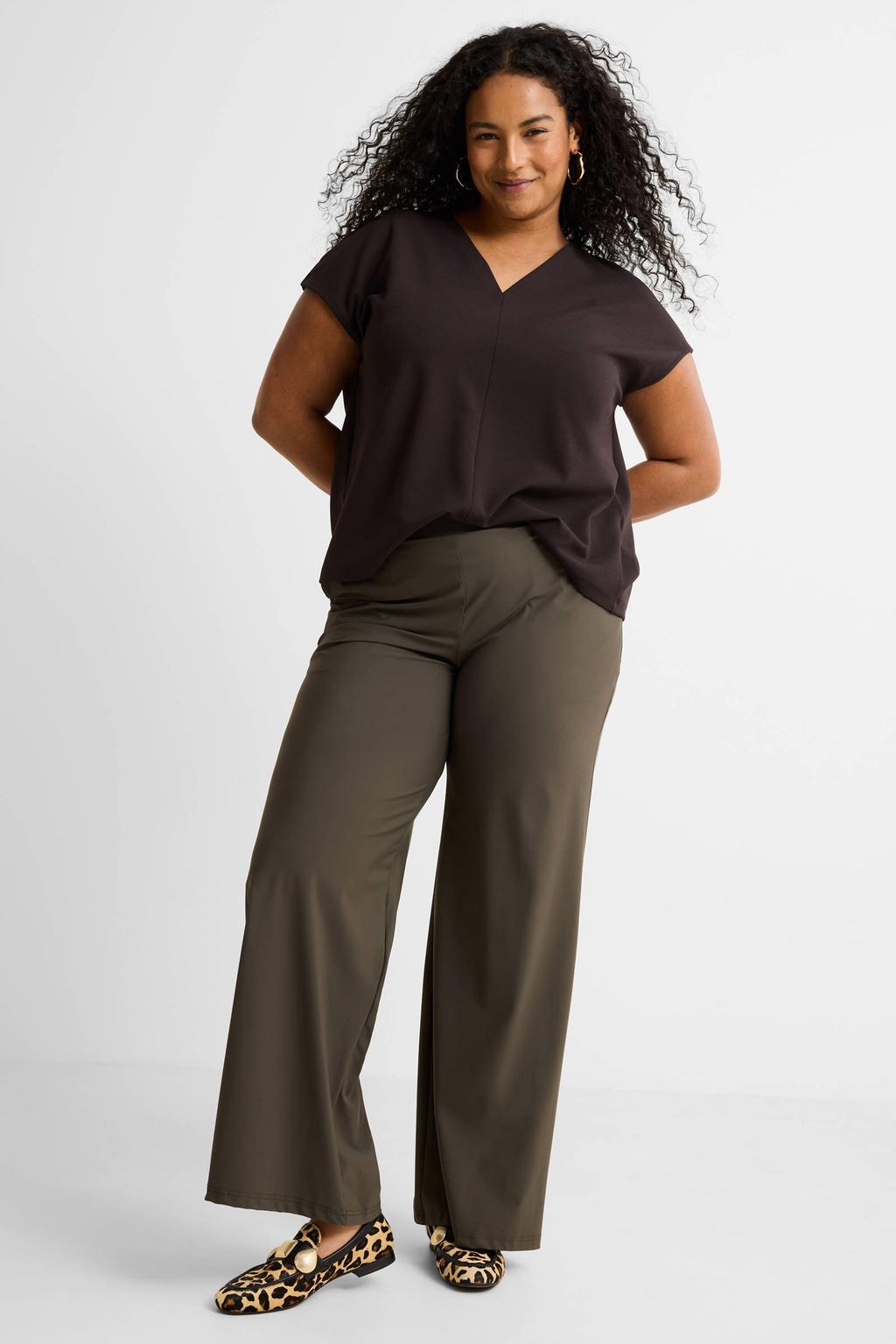 Olijfgroene dames GREAT LOOKS wide leg travel broek met high waist en effen