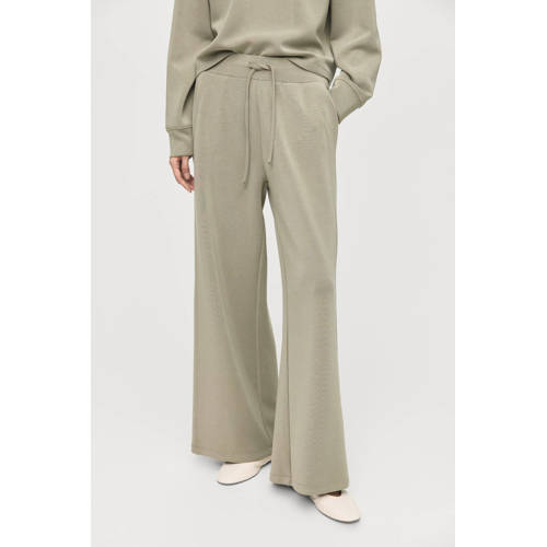 Mango wide leg regular waist joggingbroek lichtkaki afbeelding
