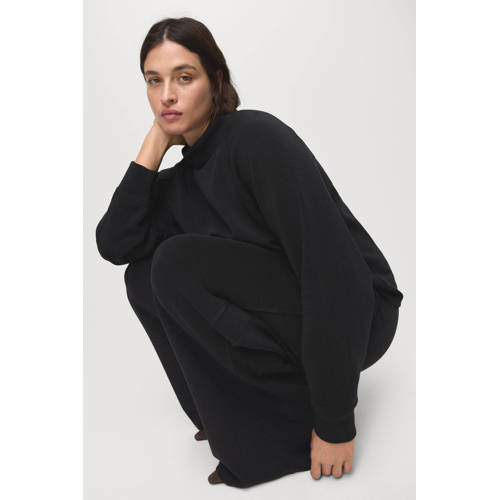 Mango wide leg regular waist joggingbroek zwart afbeelding