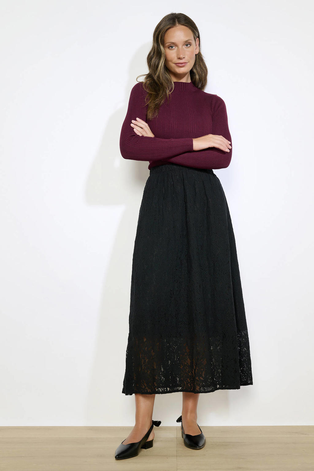 YOURS - Gelaagde maxi-rok met vintage bloemontwerp met textuur in wit/blauw | Yours Clothing YOURS - Gelaagde maxi-rok met vintage bloemontwerp met textuur in wit/blauw | Yours Clothing