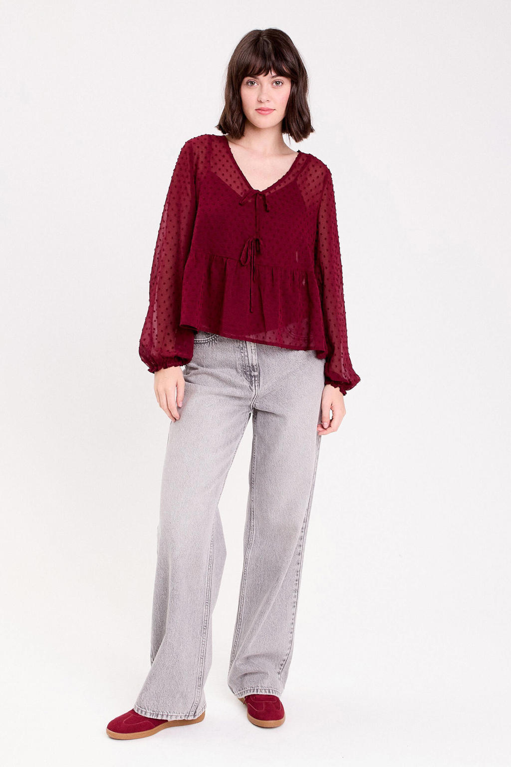 Gestreepte Damesblouse | Knoopsluiting | Meerkleurig | V-Hals | Losjes - Lunero Eindhoven Gestreepte Damesblouse | Knoopsluiting | Meerkleurig | V-Hals | Losjes - Lunero Eindhoven