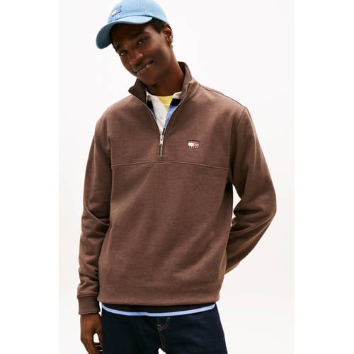 Tommy Jeans sweater donkerbruin afbeelding