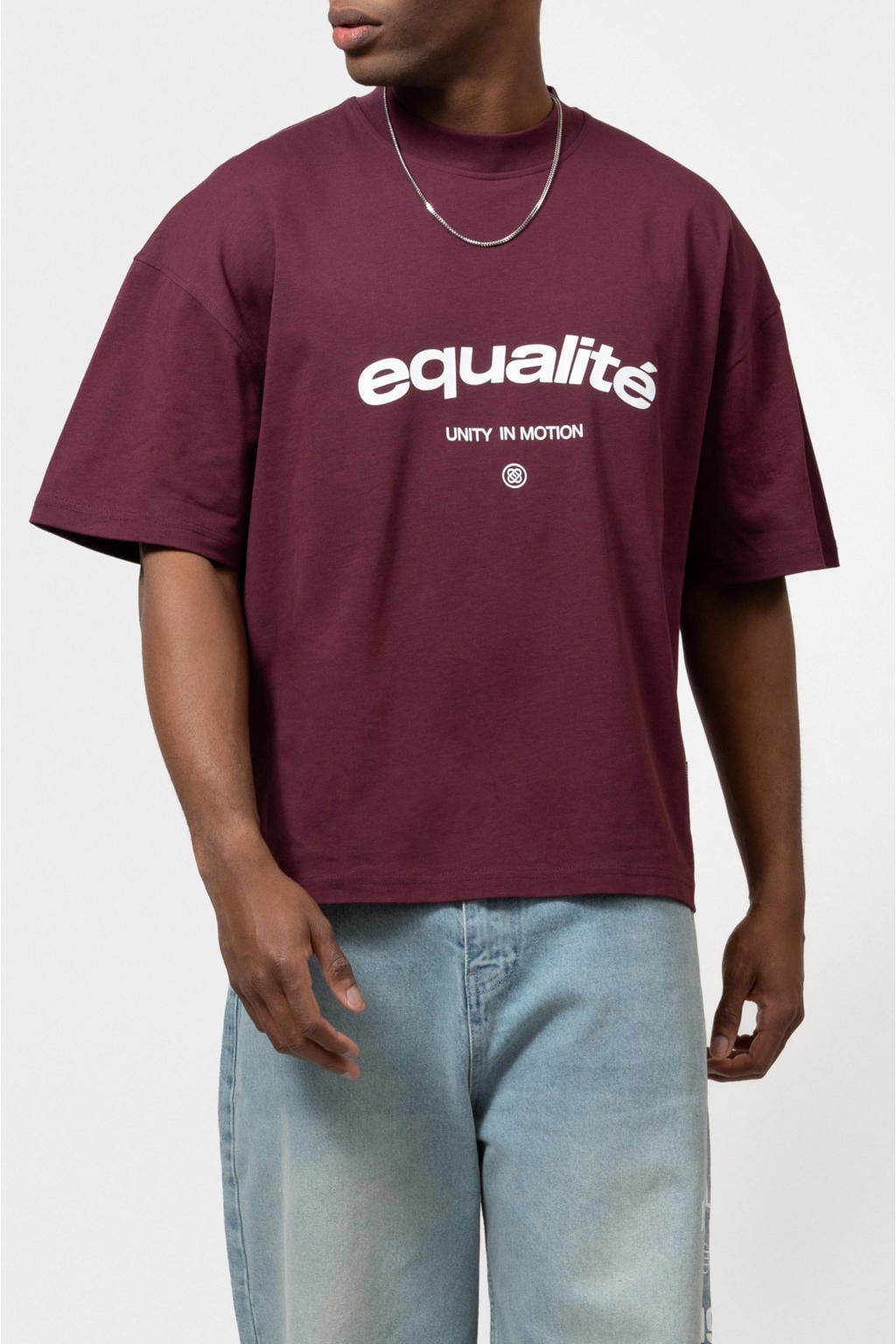 Aubergine heren Equalité boxy T-shirt van katoen met printopdruk, korte mouwen en ronde hals