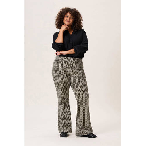 Miss Etam Plus flared regular waist flared broek bruin afbeelding