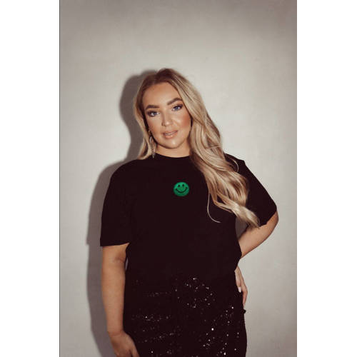 Pinned by K Curve T-shirt zwart afbeelding