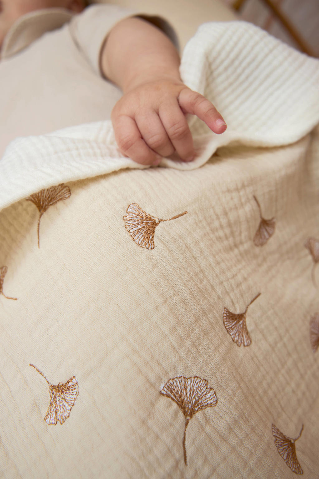 Meyco pre-washed hydrofiele ledikant deken Ginkgo soft sand