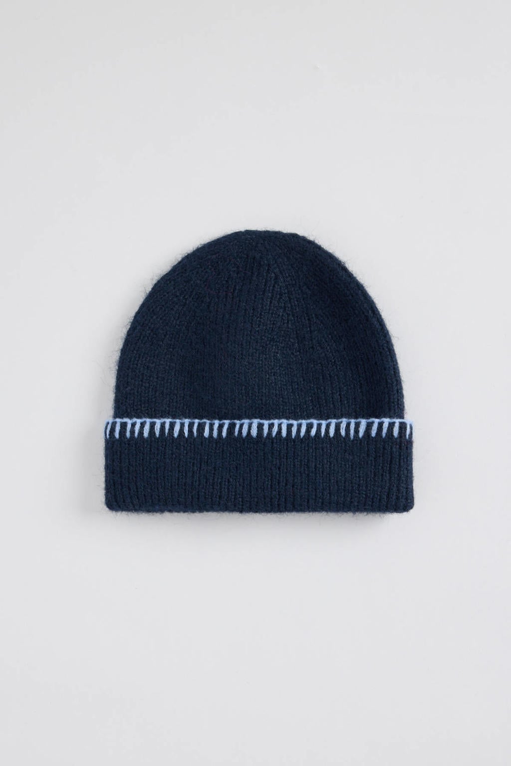 America Today muts donkerblauw