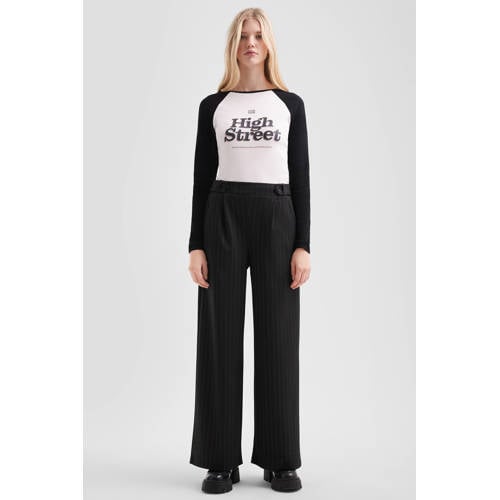 QS relaxed high waist broek met krijtstreep zwart afbeelding