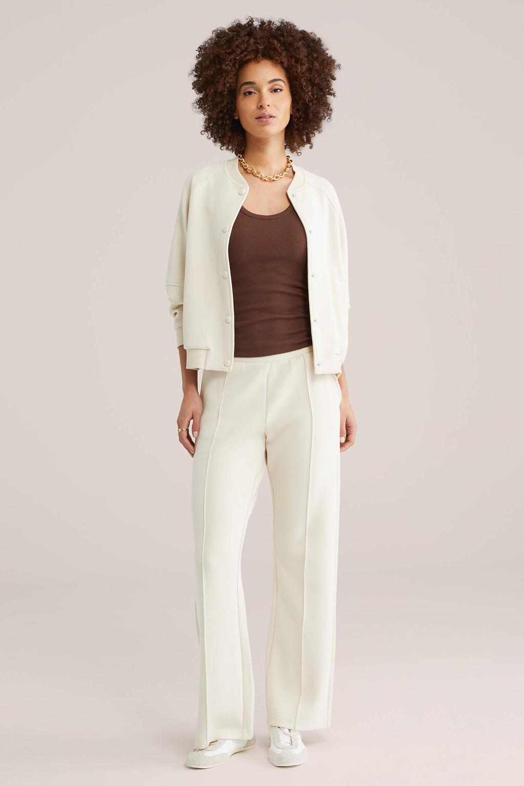 Ecru dames WE Fashion straight regular waist flared broek van viscose met elastische tailleband en effen