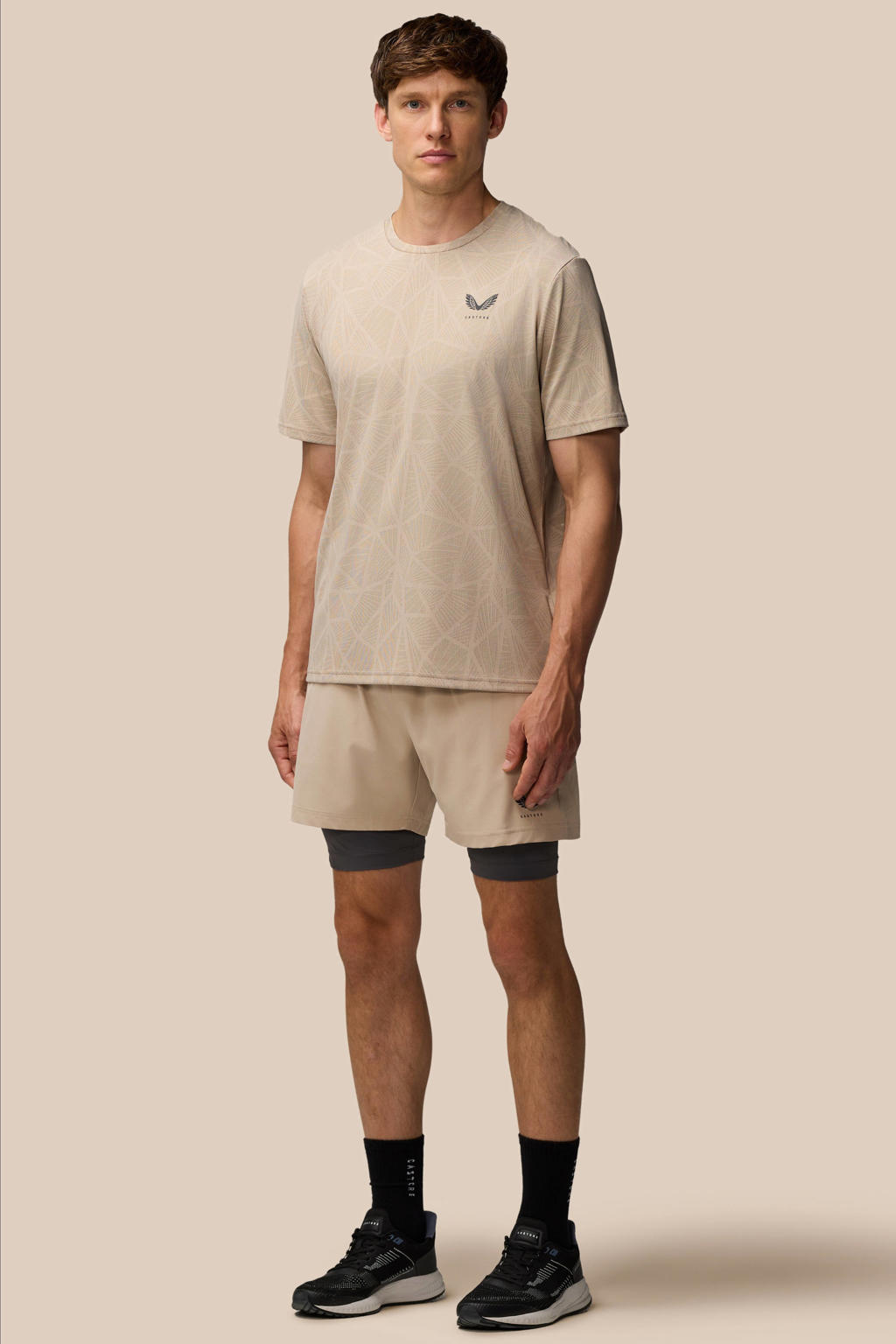 castore-sportshort-flow-2-in-1-beige-wehkamp