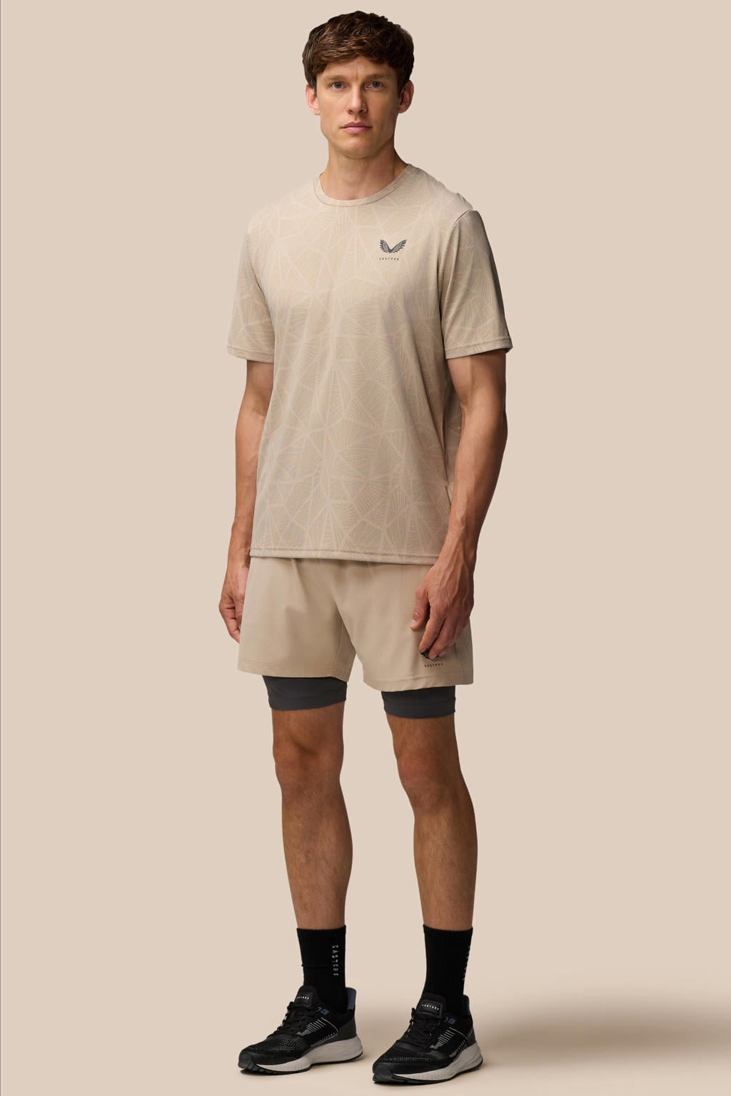 Castore Sportshort Flow 2 in 1 Beige Wehkamp castore-sportshort-flow-2-in-1-beige-wehkamp
