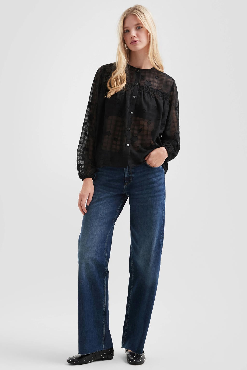 Zwarte dames s.Oliver blouse met ruitenprint, lange mouwen, klassieke kraag, knoopsluiting en semi-transparante details