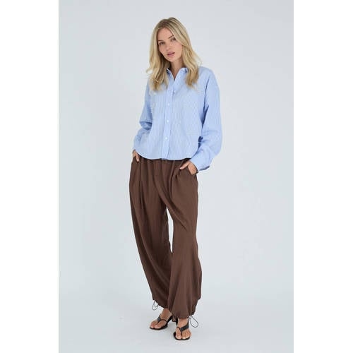 A-View regular waist casual broek donkerbruin afbeelding
