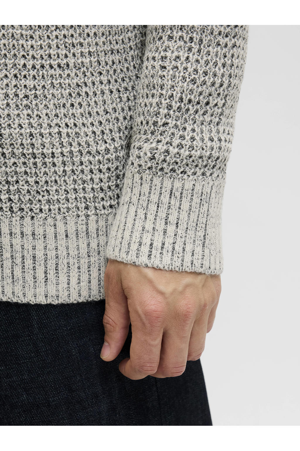 Zandkleurige heren JACK & JONES trui grof gebreid van acryl met melée print en lange mouwen