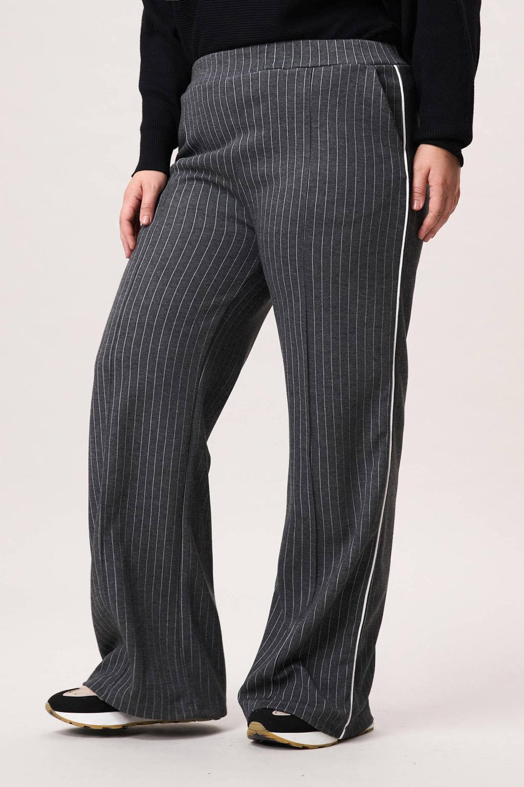 Antraciet en ecru dames Miss Etam Plus wide leg regular waist pantalon met krijtstreepprint