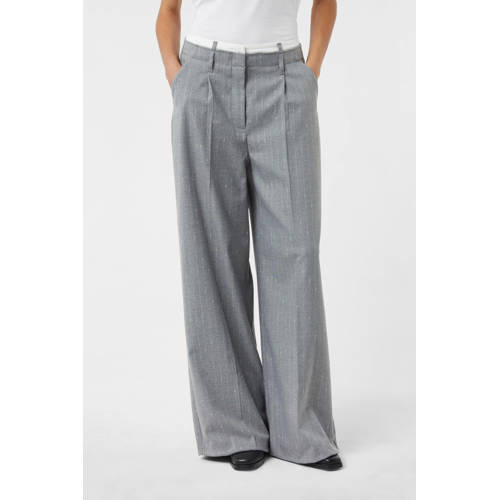 comma casual identity wide leg regular waist pantalon met krijtstreep grijs afbeelding