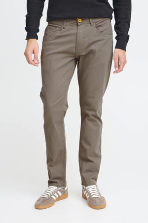 BHRODNEY slim chino bruin