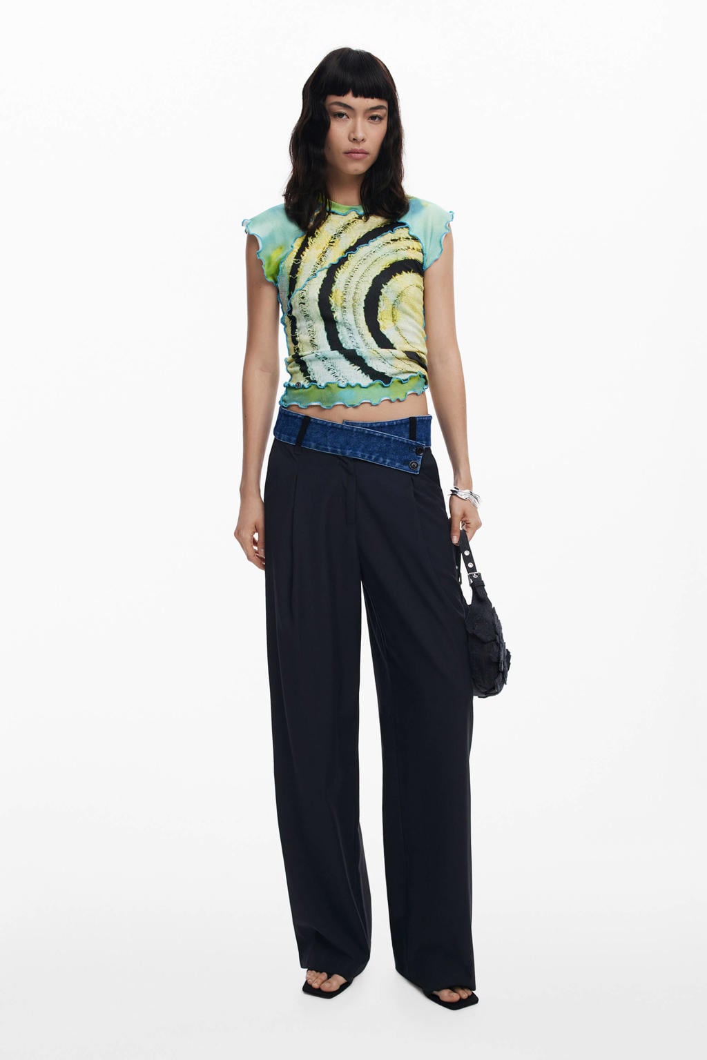 Blauwe dames Desigual T-shirt van viscose met tie-dye effect, korte mouwen, ronde hals en rafels