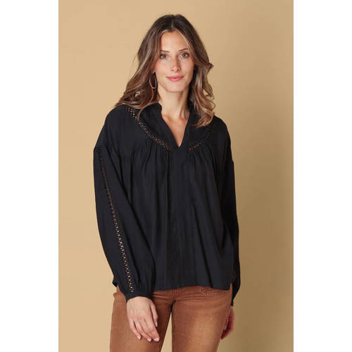 Ivy Beau top zwart broderie afbeelding